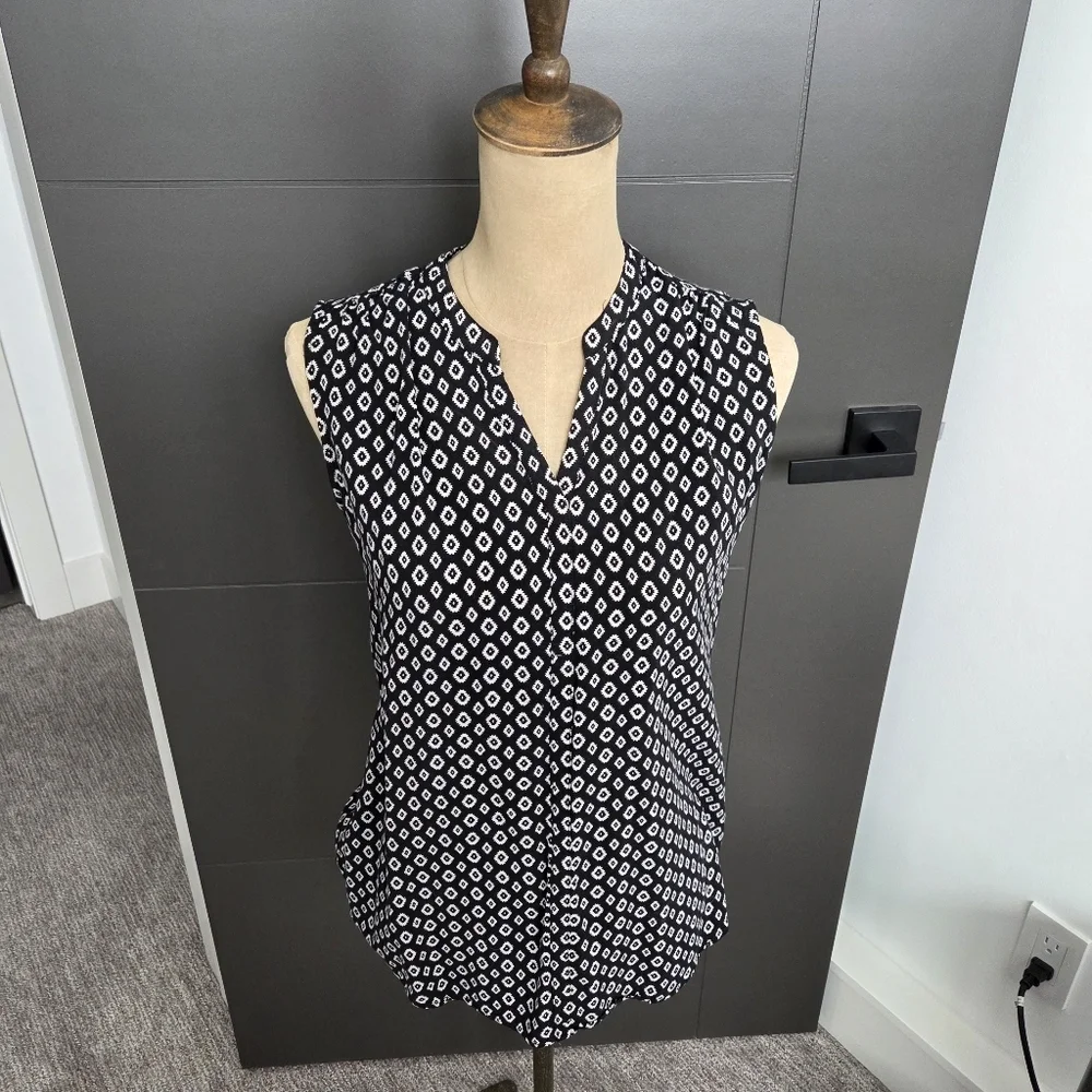 Nicole Miller Black and White Geometric Blouse - Picture 2 of 3